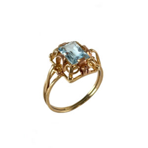 Zlatý prsten se syn. akvmarínem