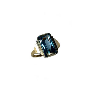 Zlatý prsten s topazem