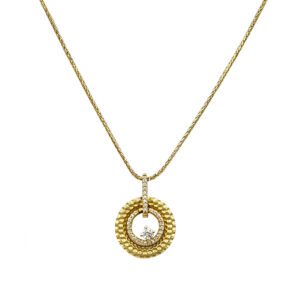 Zlatý přívěsek s řetízkem a brilianty